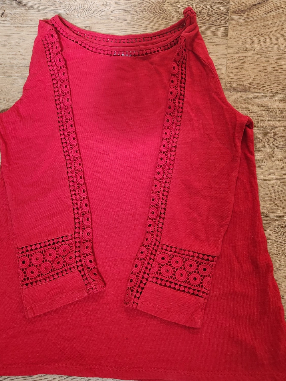 Women’s Red Sleeveless Crochet-Trim Tank Top
